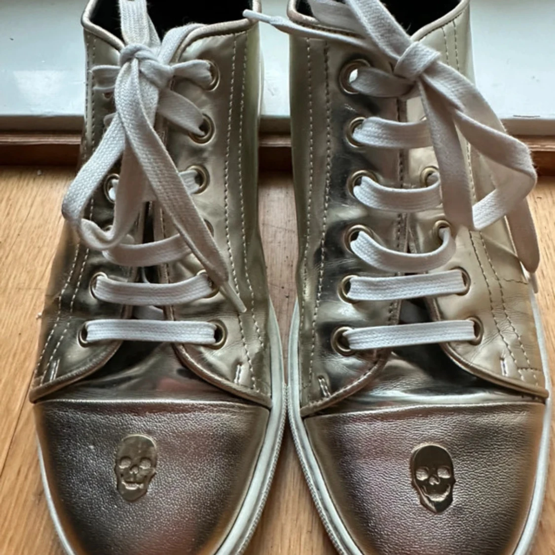 INTRESSEKOLLPhilipp Plein sneakers i metallic silver