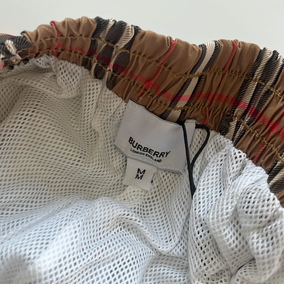 Rutig Burberry shorts i beige M - 2