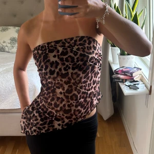 Leopard bandeau topp - Super fin bandeau topp. Skulle säga att den är som en S 🫶