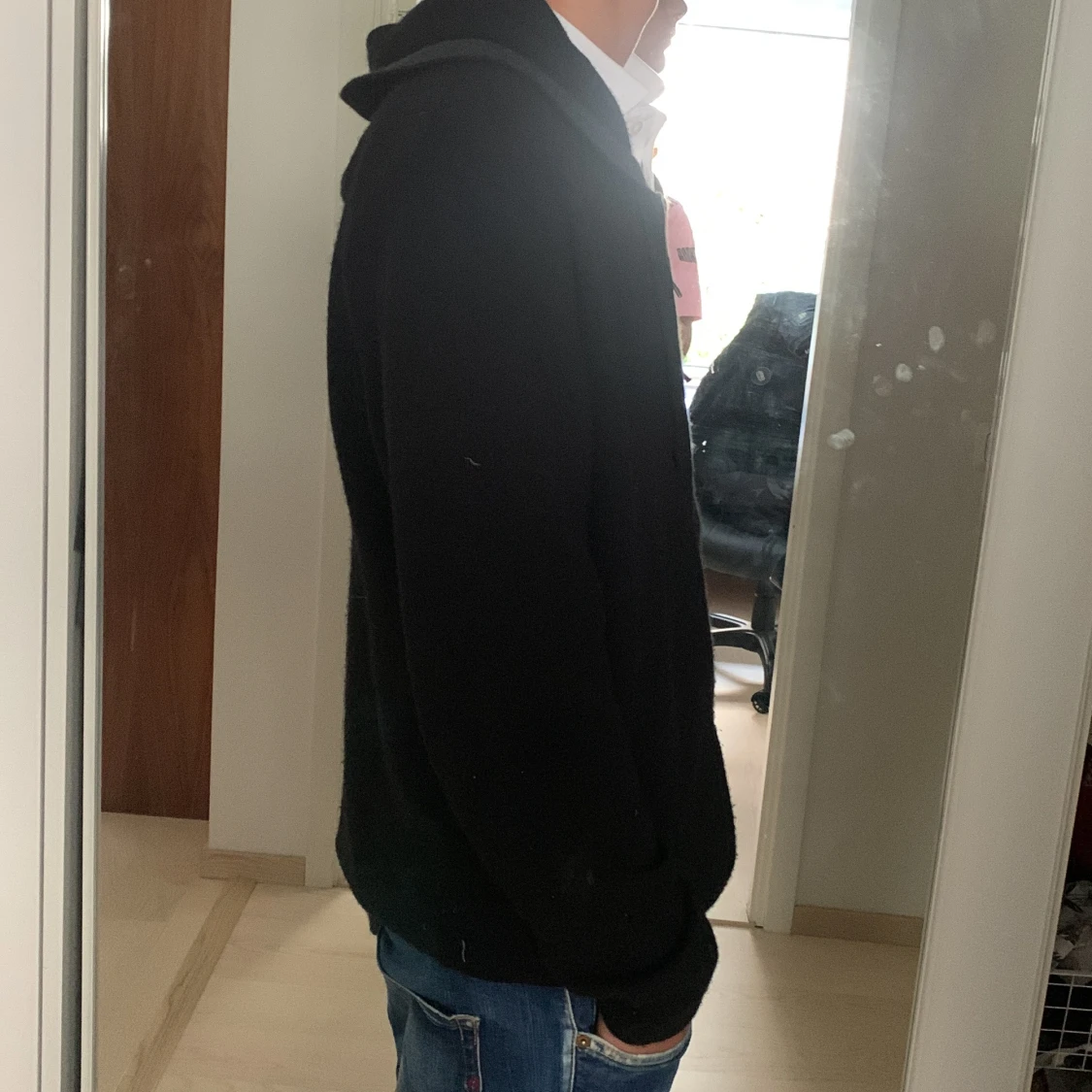 Svart hoodie från Luca Faloni i ull - 3