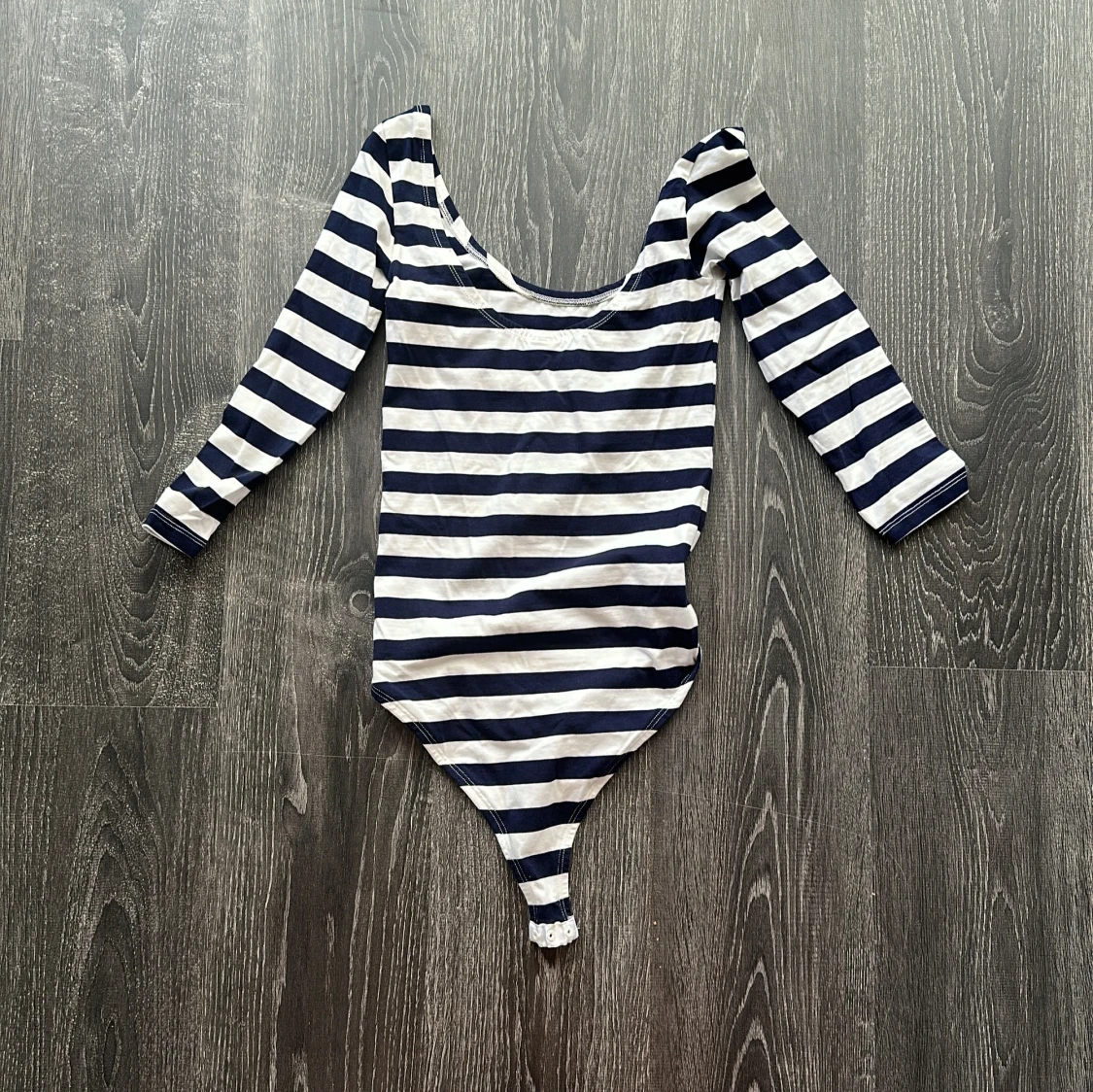 Randig långärmad body i bomull - 1