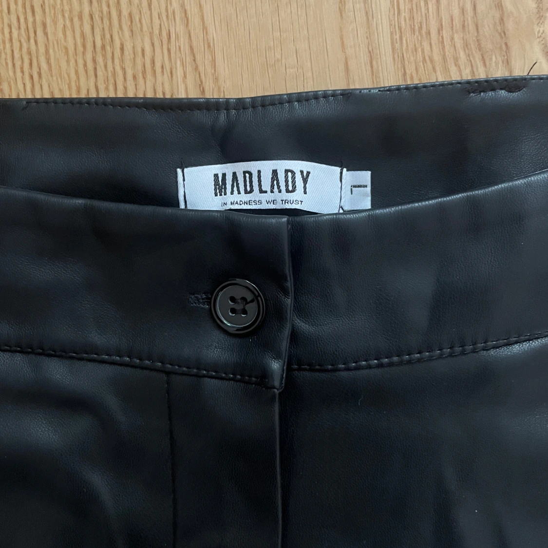 Svarta skinnbyxor från Madlady - 1