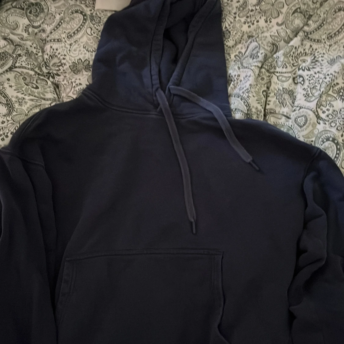 Mörkblå hoodie från Vailent