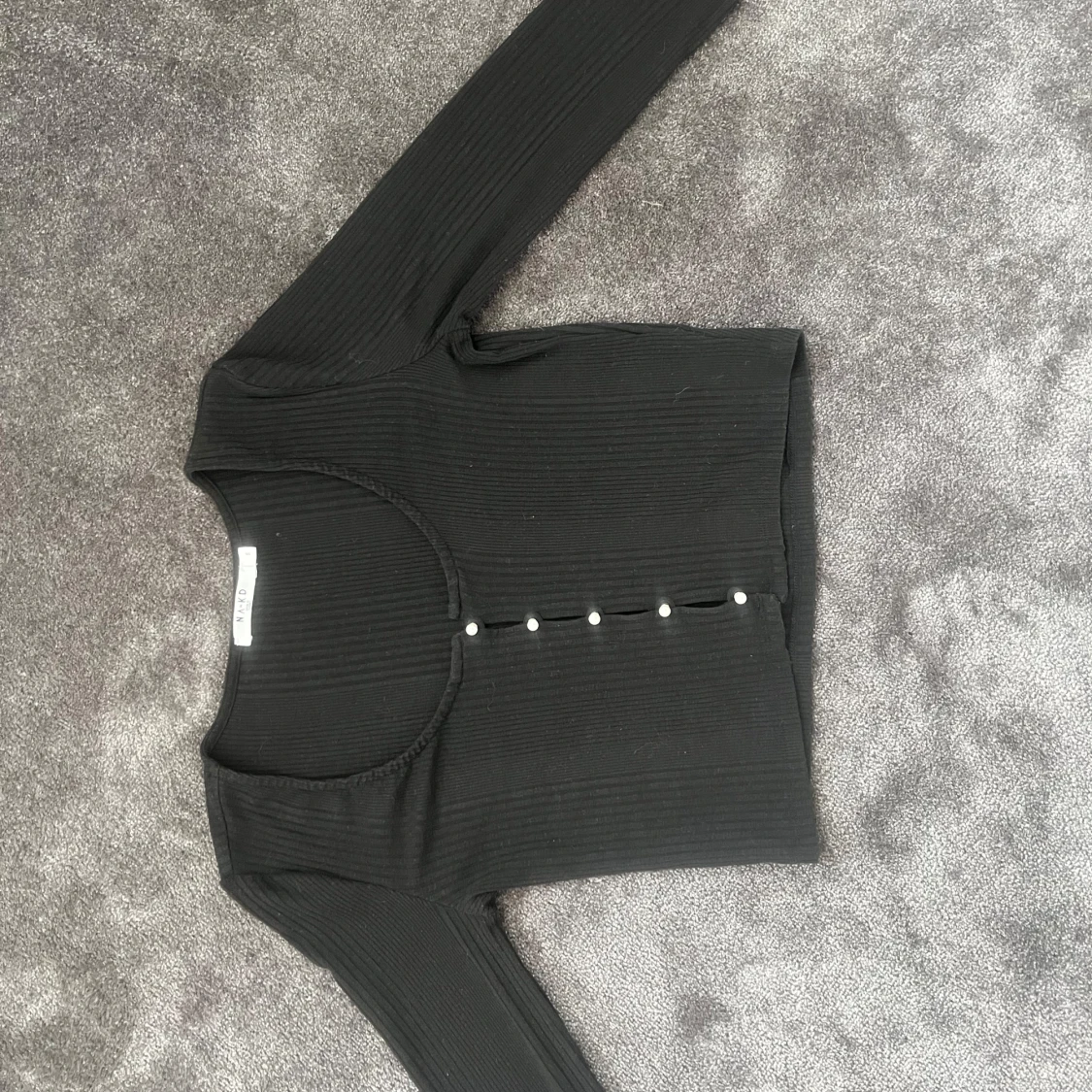 Svart ribbad topp från NA-KD - 1