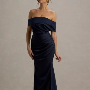 Marinblå axelbandslös långklänning - Jättefin balklänning från club l london