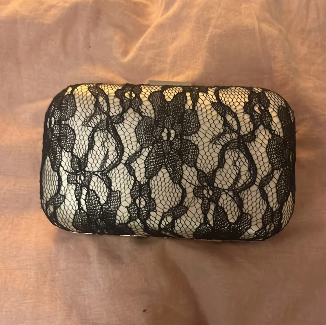 Svart spetskuvertväska från Make Up Store - 1