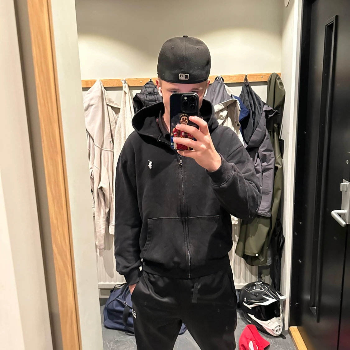 Svart zip hoodie från Ralph Lauren med vit polo märke 
