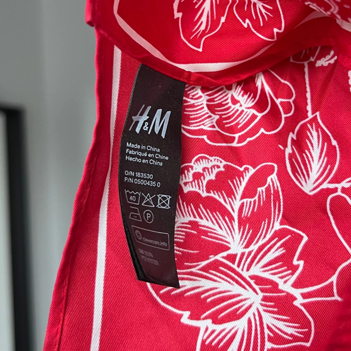 Röd/vit-blommig bandana - 2