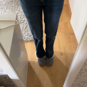 Jeans från lager 157  - Jeans från lager 157, knappast använda💗Längden på jeansen är full length och jag är 170 ungefär💗