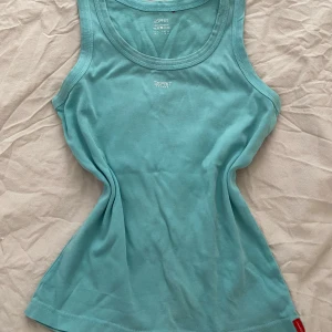 Linne - Ljusblått/turkost  linne från Esprit 🎀💋sitter som en S!