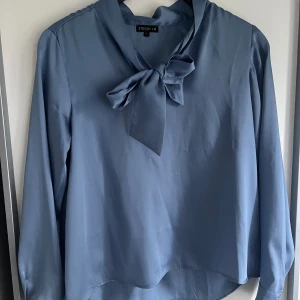 En fin blå blues 💕 - En helt oandvänd blues från Stockholm LM💙