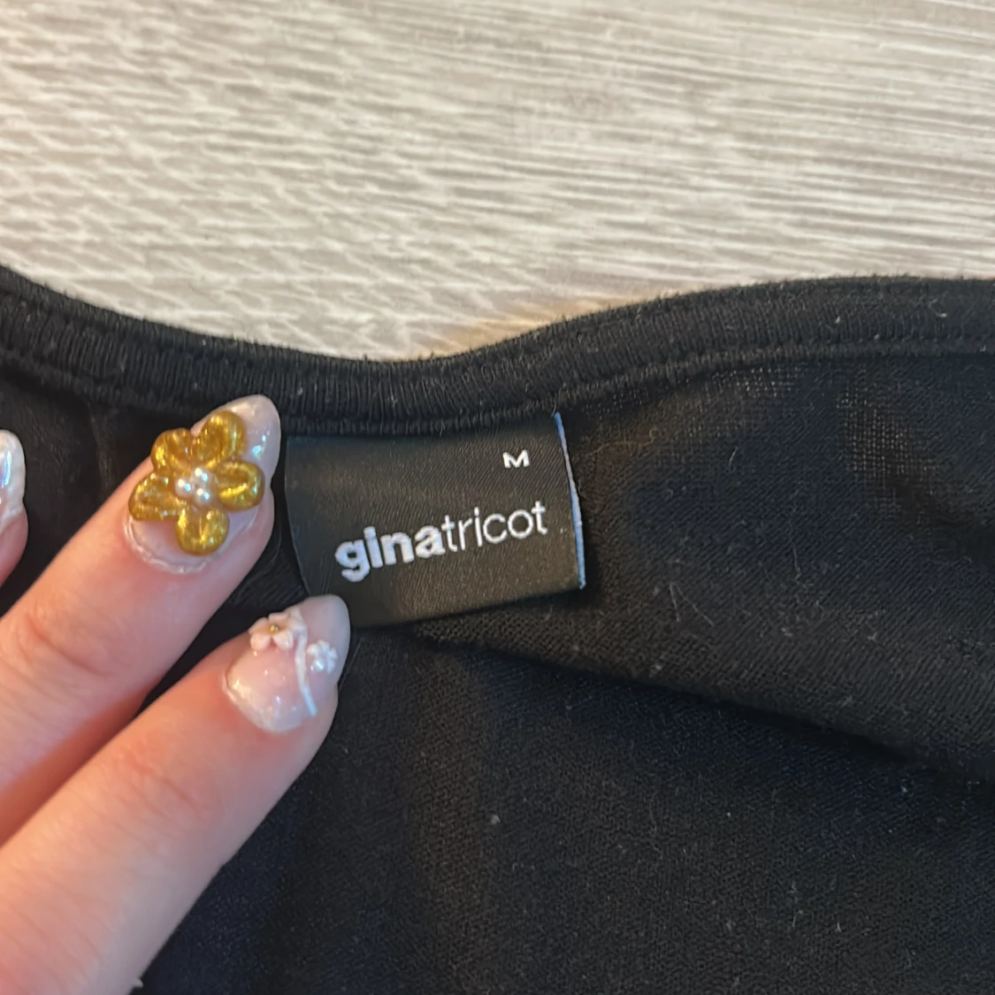 Svart omlottopp med knyt från Gina Tricot - 4