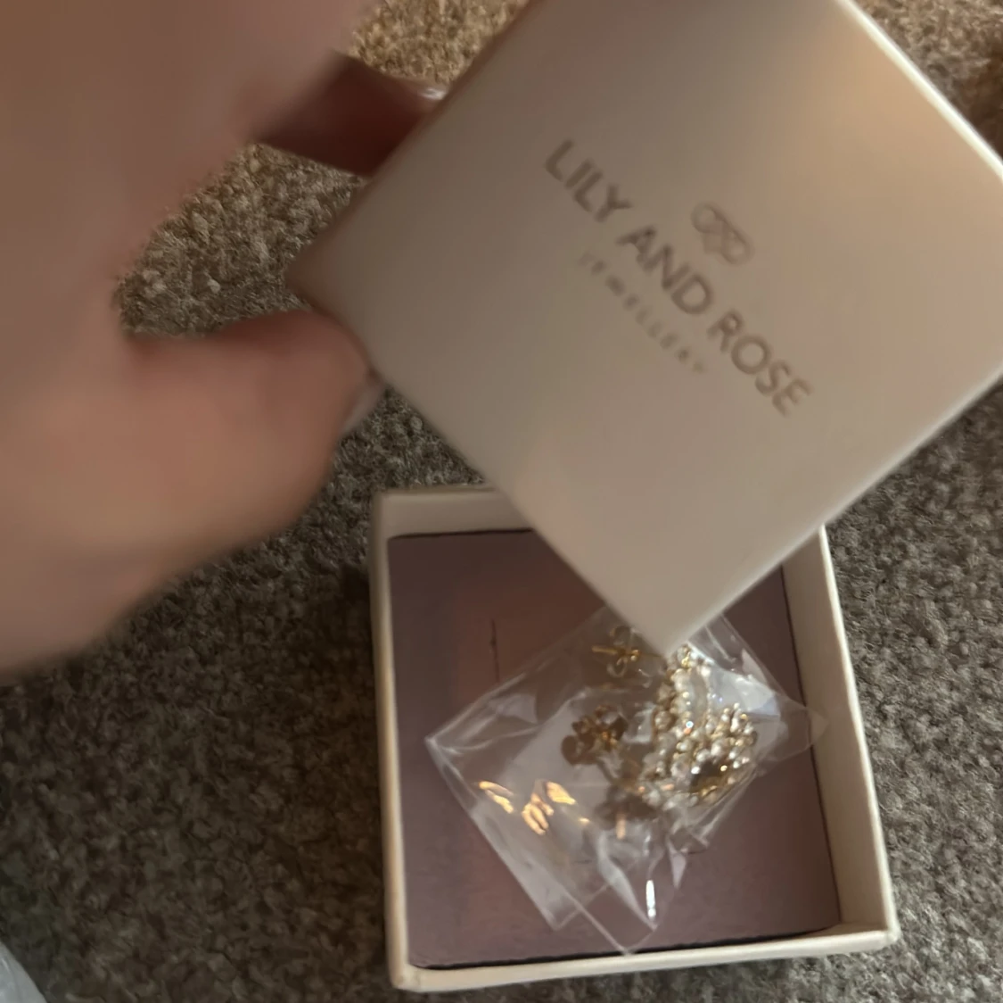 Glittriga örhängen från Lily and Rose - 2