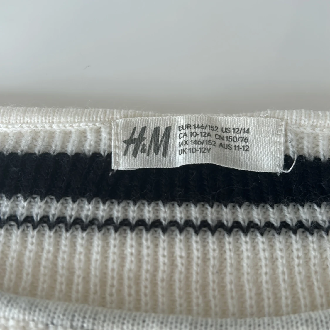 Randig stickad tröja från H&M - 1