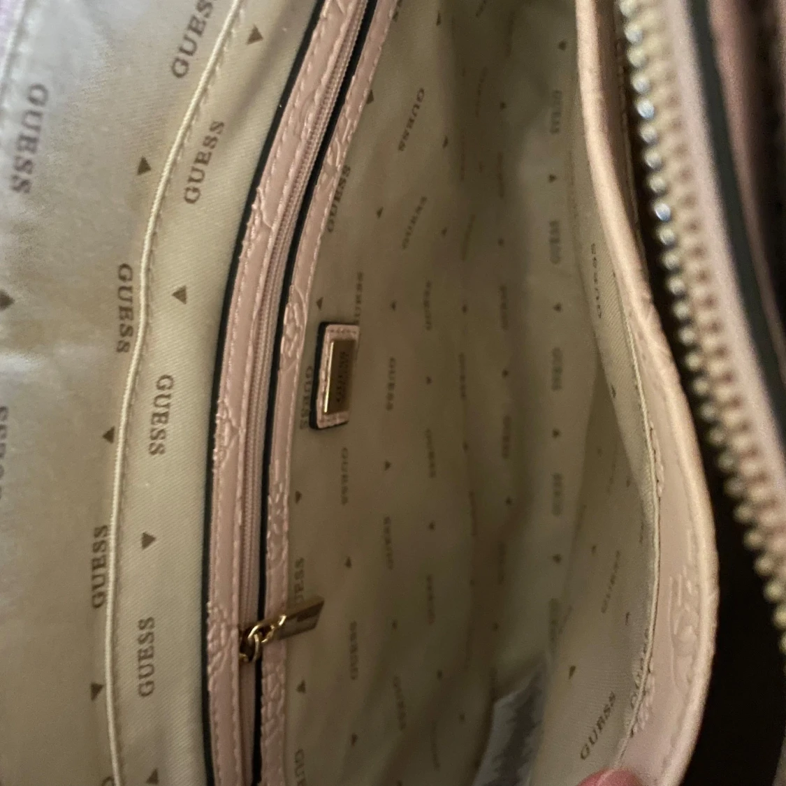 Ny Guess rosa väska  - 4