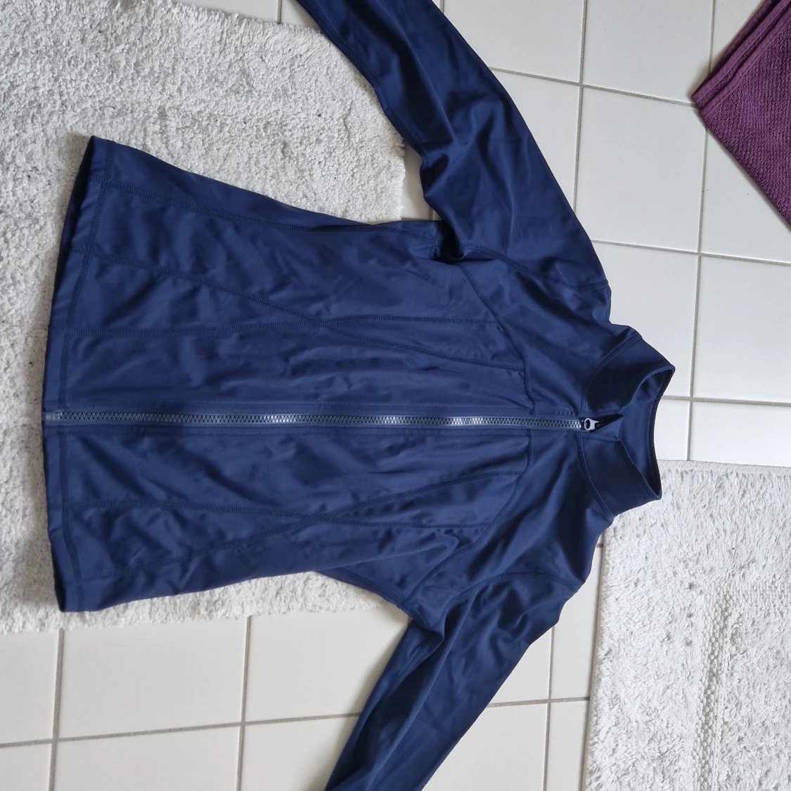 Mörkblå sportig vindjacka - 2