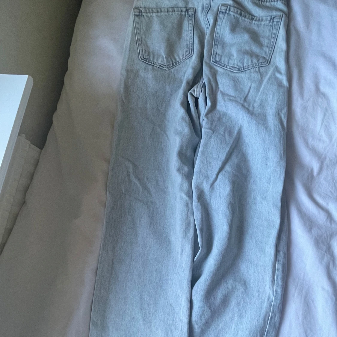 Ljusblå raka jeans - 2