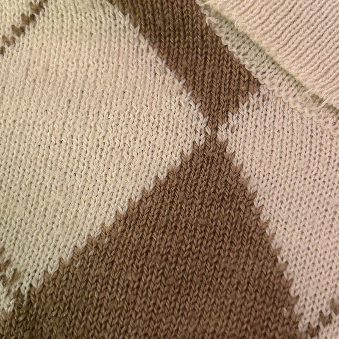 Beige stickad polotröja med argylemönster - 3