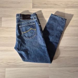 Jacob cohën jeans - Nyskick, äkthetsbevis finns storlek W33             Nypris 5500! 