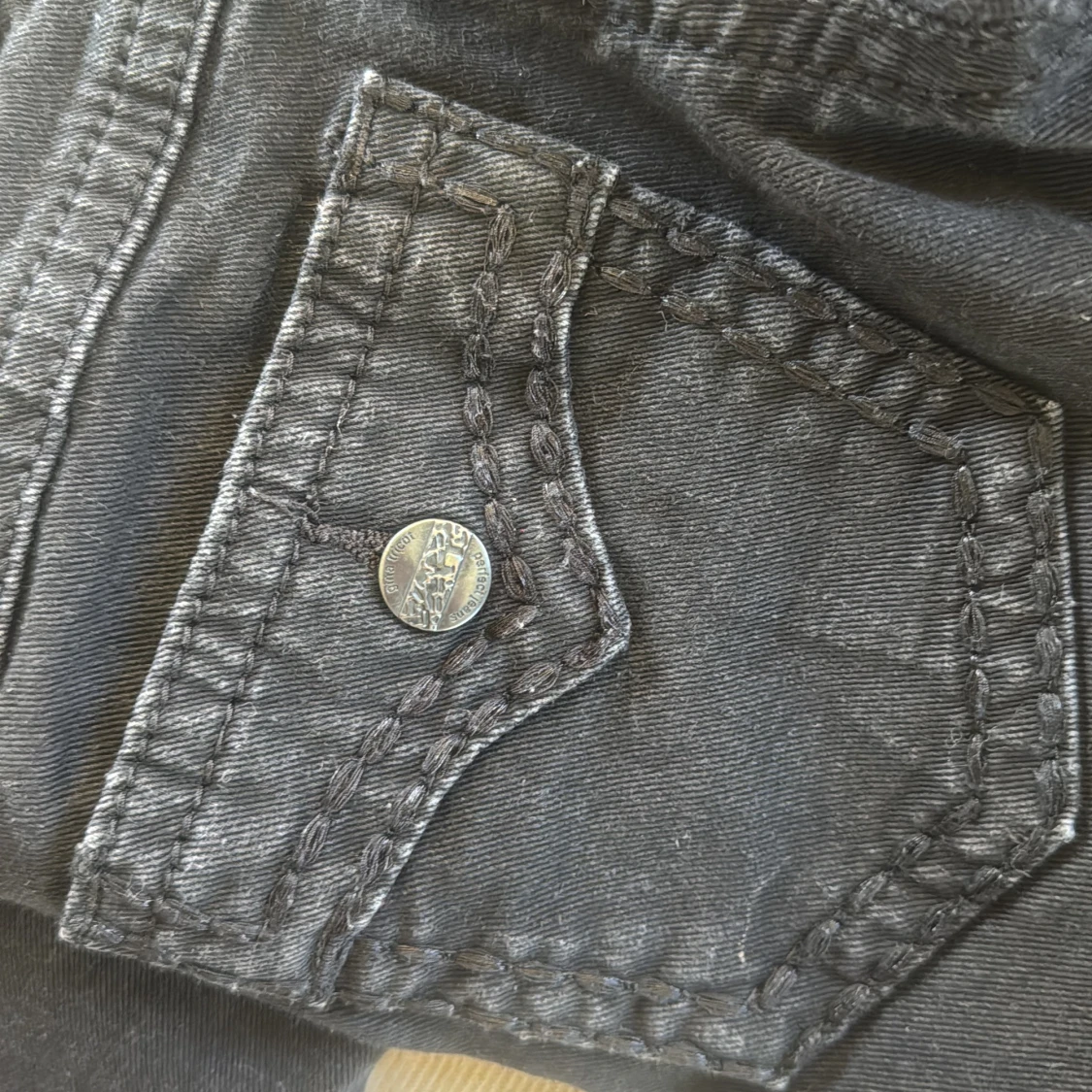 Svarta bootcut jeans från Gina Tricot - 3