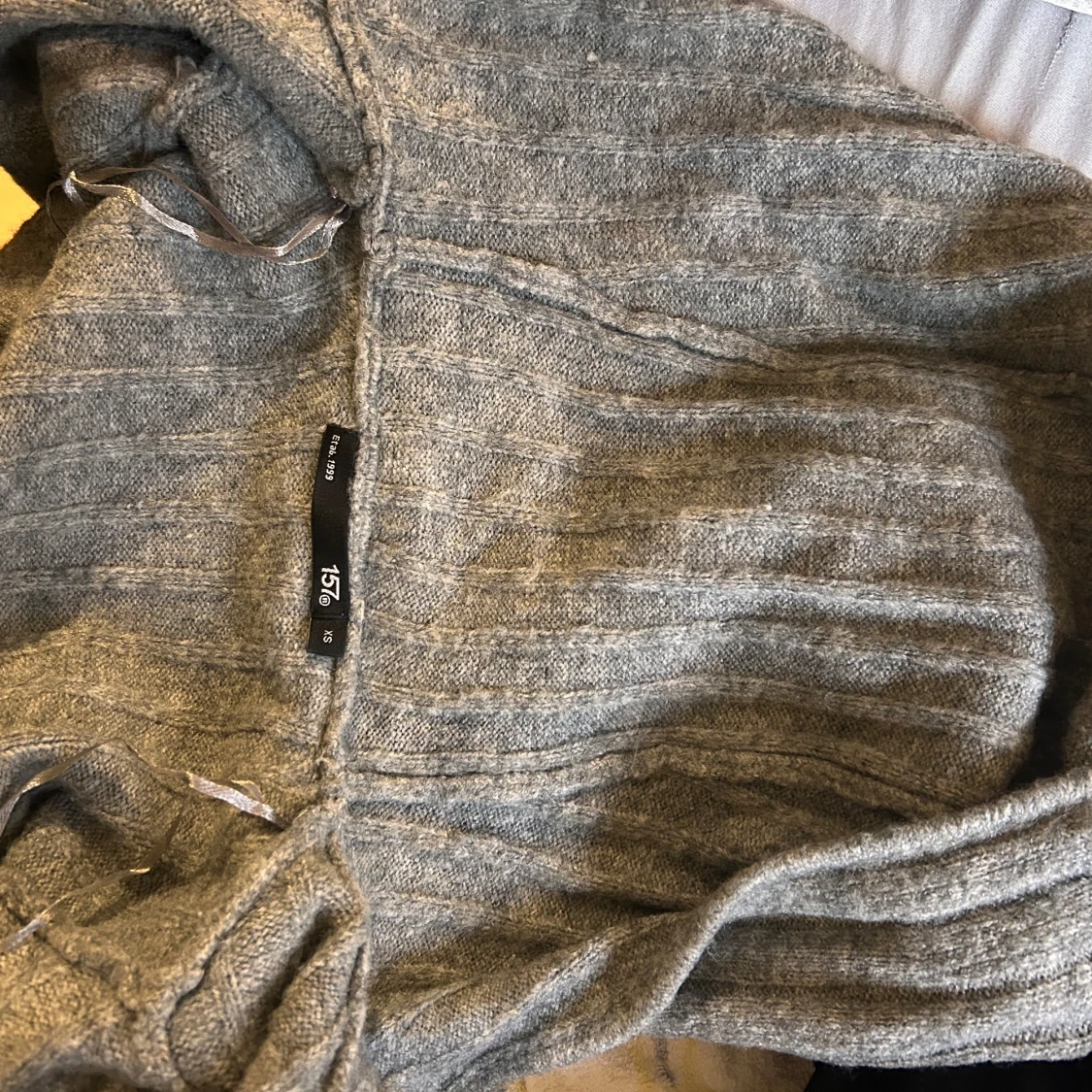 Grå stickad kofta  - 2