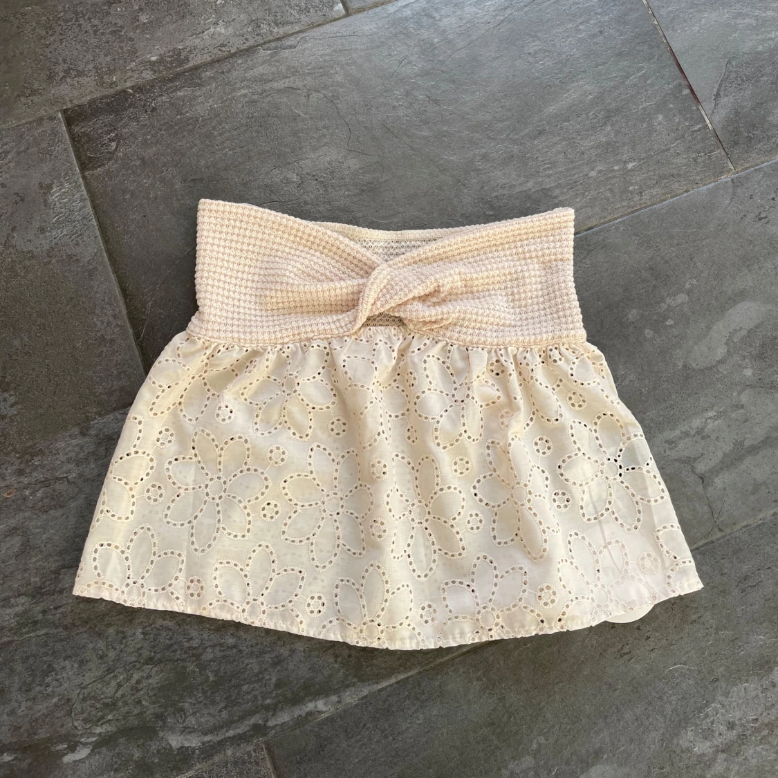 Beige tubtopp med spets från SHEIN - 2