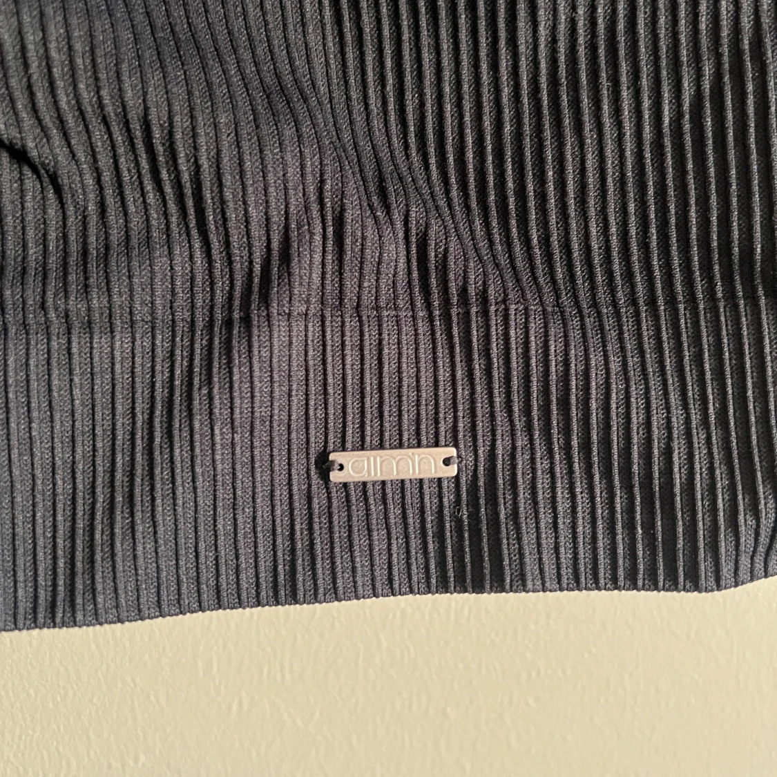 Svart ribbad topp från Aim'n - 1