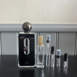 Afnan 9pm 🍭  - Afnan 9pm är en fantastisk doft som luktar både sött och maskulint. Den är perfekt till våren och lite kyligare sommarkvällarna😁 1ml 14/ 2ml 19/ 3ml 25/ 5ml 39/ 10ml 69/ 30ml 195kr