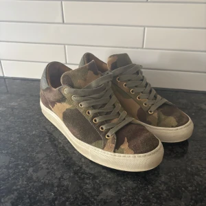 Skor från sandays  - Riktigt snygga skor, måste säga att dessa vart mina favoriter. Dom är i ett väldigt bra skick men säljs pågrund av att dom blivit för små. 