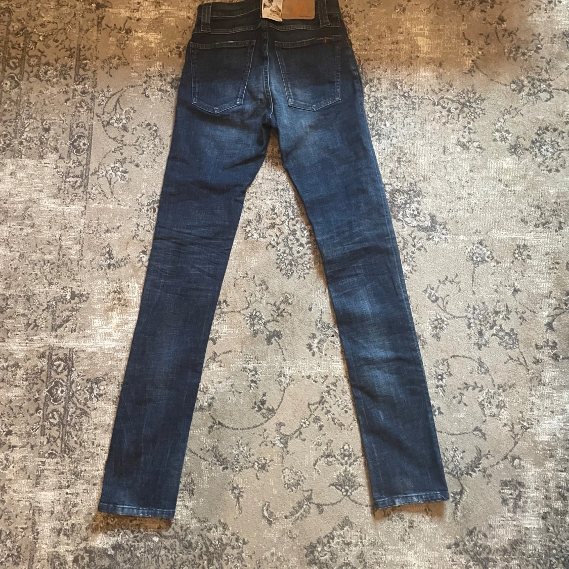 W 26 L29 Mörkblå jeans från Nudie Jeans - 1