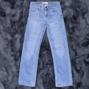 Levis jeans - Säljer ett par Levis jeans pga att jag inte använder dom och att dom är för små. Om du skulle ha några frågor så är det bara att skriva till mig😃.