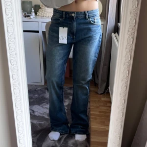Blå jeans från Zara - jeans i 38, har samma i 36- kan sälja de också om någon är intresserad 