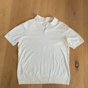 Linnen Pike Arket - Linnen pike från arket. Storlek medium. Skick oanvänd. Köptes förra sommaren.