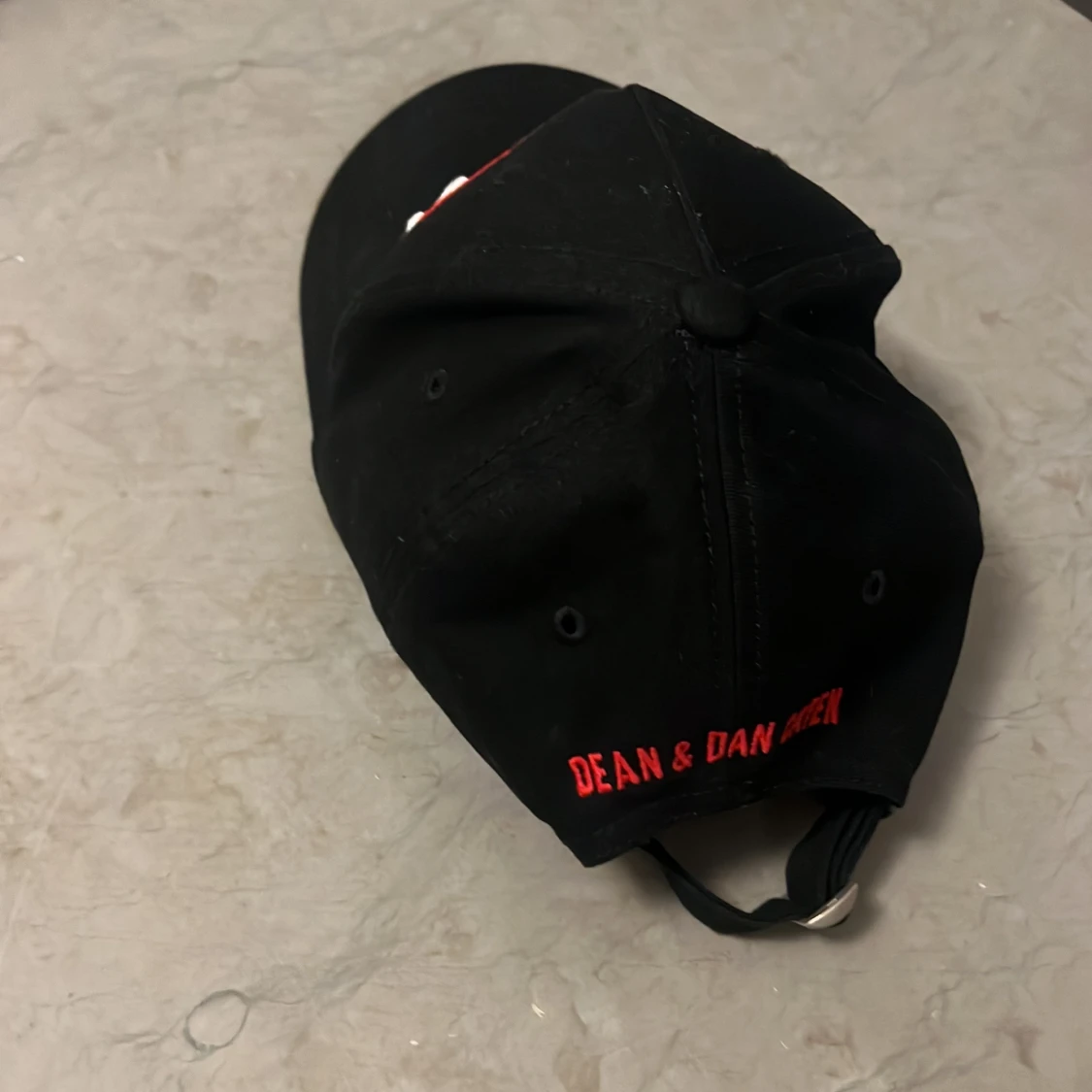 Svart keps från Dsquared2 - 1