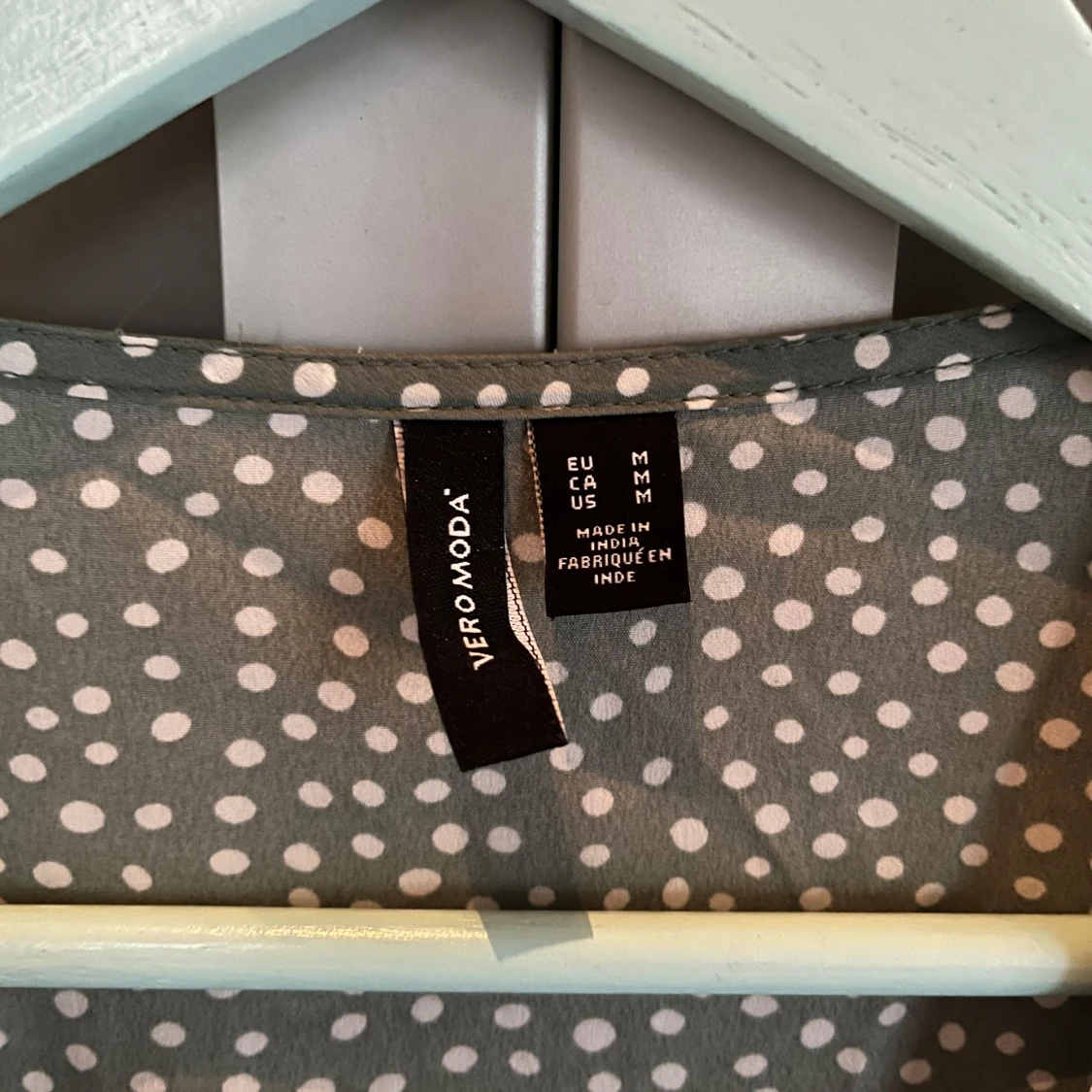 Grön prickig klänning  - 2