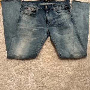 Replay ambassy jeans - Replay ambassy jeans I storlek 32. Alltid öppet för byten