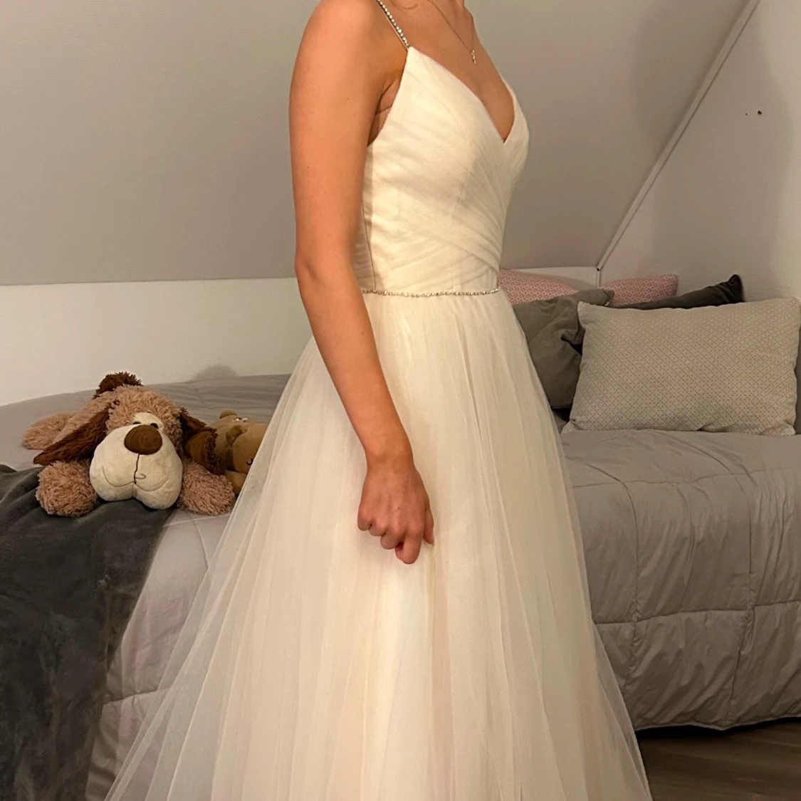 Puder färgad klänning med snörning