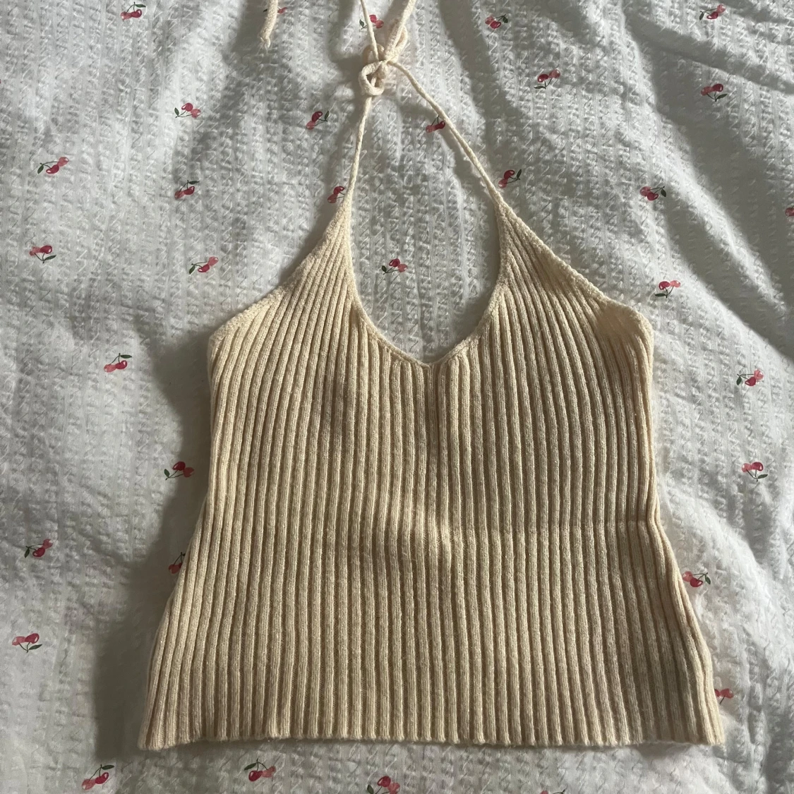 Beige ribbad stickad halterneck-topp - 1