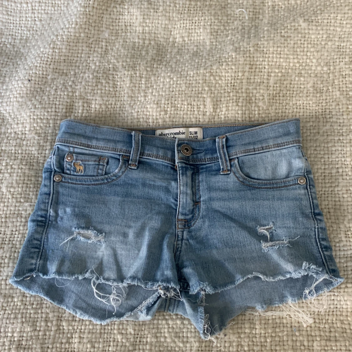 Ljusblå jeansshorts från Abercrombie - 2