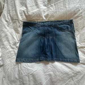 Jeanskjol - Superfin jeanskjol som tyvärr inte passar, storlek 36