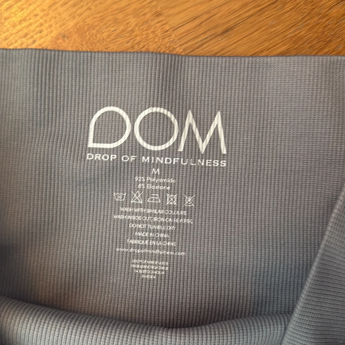 Grå leggings från Drop of Mindfulness - 3