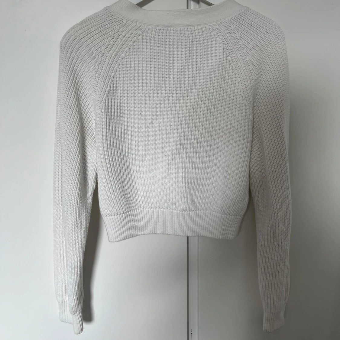 Vit stickad kofta från Monki - 2