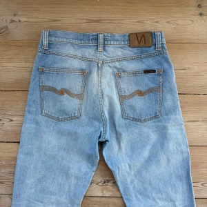 Nudie Jeans - Nudie jeans Lean Dean. Mycket fint skick. Storlek: 29/32. Priset kan diskuteras 