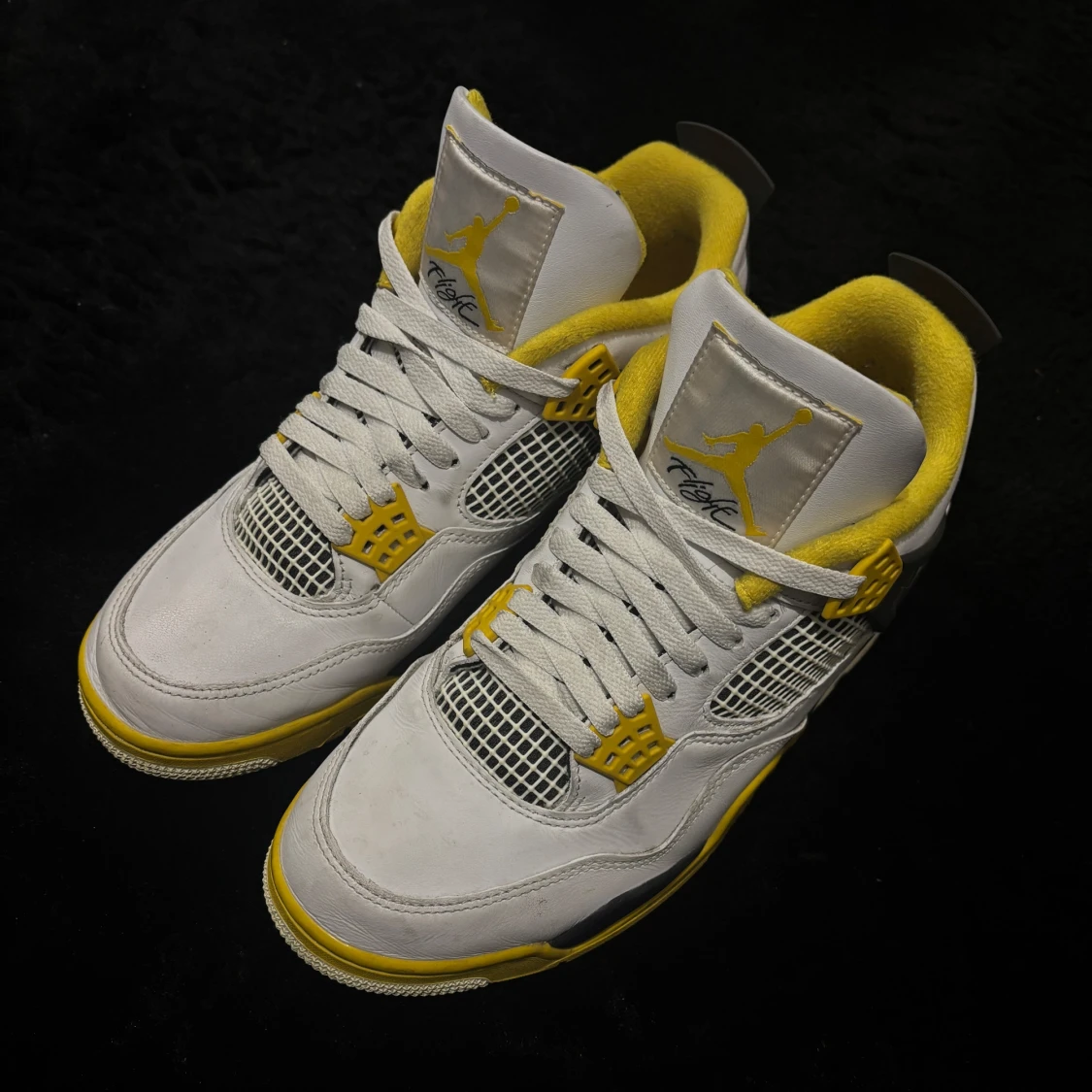 Jordan 4 Vivid Sulfur