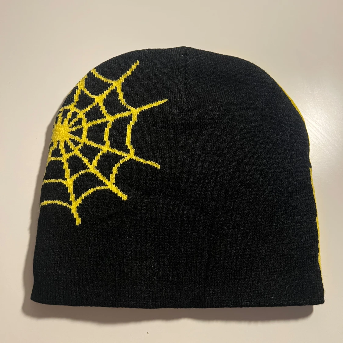 Gravy Visions gul och svart mössa - 2