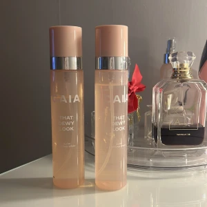 CAIA That Dewy Look Glow Setting Spray - Säljer mina Två flaskor CAIA That Dewy Look Glow Setting Spray. Jag är inte så förskjuts i dem eftersom den inte riktigt passar min smak. Pris kan diskuteras💕