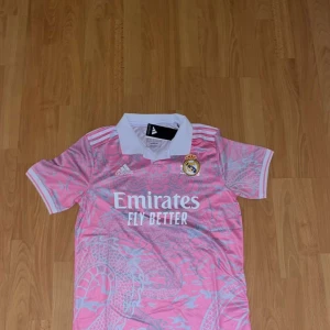 T-shirt - Helt ny. Inte använd.