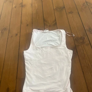 Gina tricot Linne - Jättegulligt rosa linne från Gina❤️ Inga defekter och skriv om ni undrar något🌸