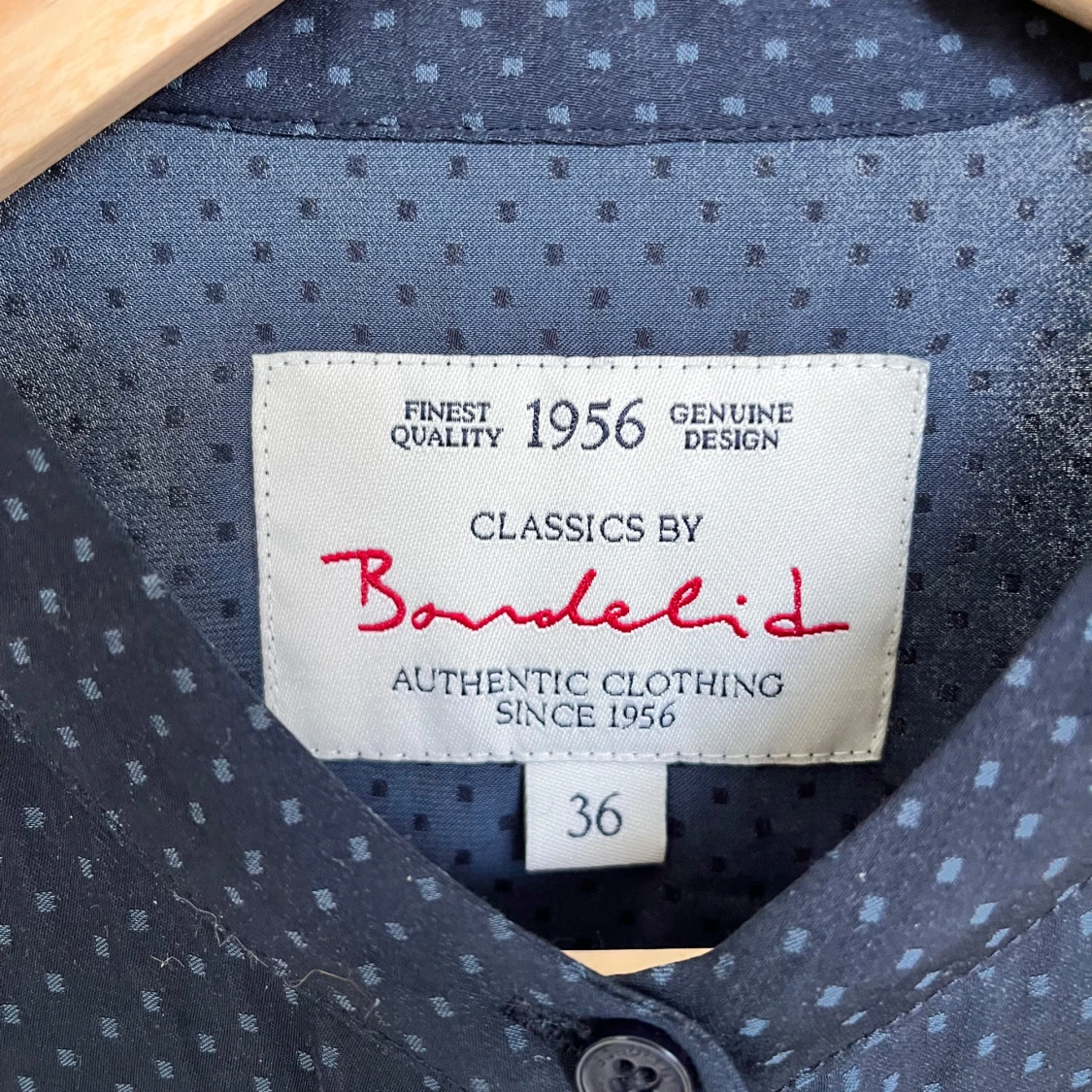 Mörkblå prickig skjorta Bondelid - 2