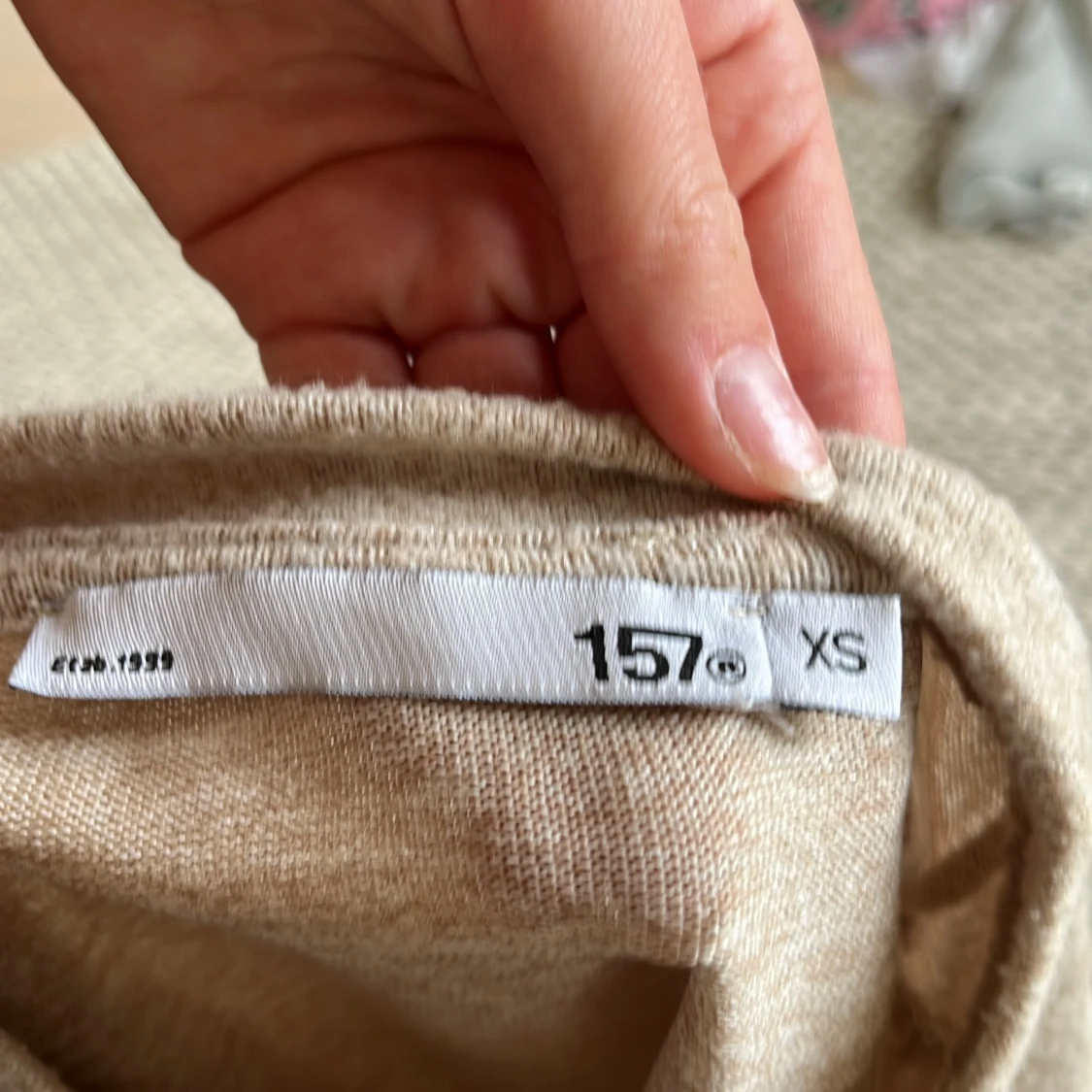 Beige stickad tröja med puffärm - 4